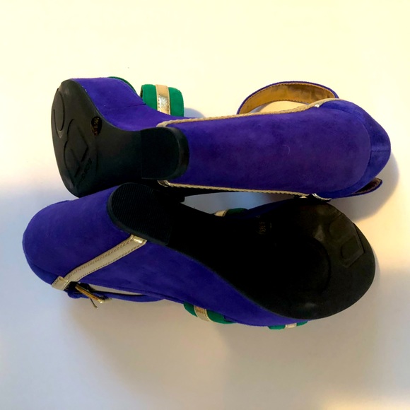 NWOT. BCBG statement wedges. - Picture 3 of 3